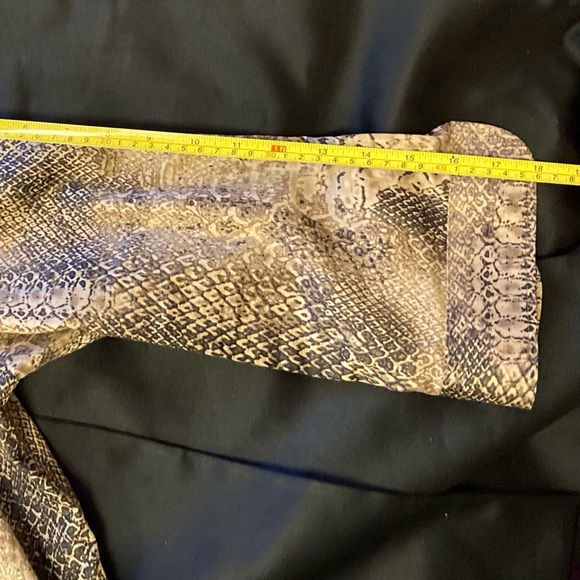 Lauren by Ralph Lauren, Petite Large, Snake Print, Button Down, Collar Shirt - Picture 16 of 16